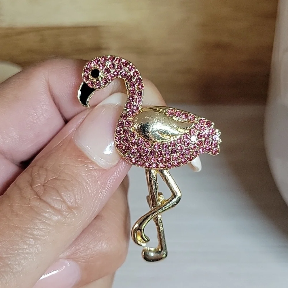 Pink Flamingo Brooch - Picture 3 of 5